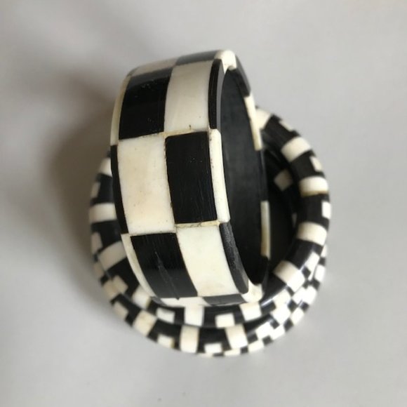 Black and white inlaid bone bracelets - Picture 2 of 5
